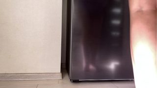 Booty milf satisfies herself in the kitchen while no one sees